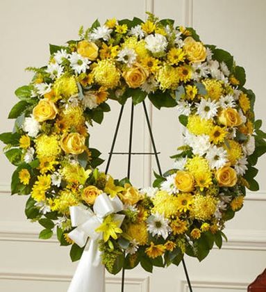 Yellow and white wreath (FW19) in Oakland, CA